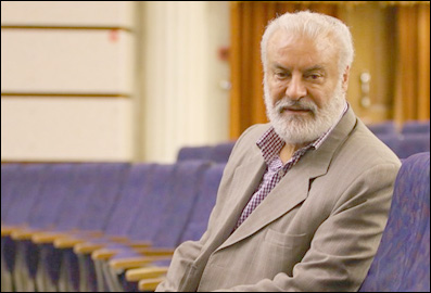 تئاتر باید درد جامعه را مطرح کند